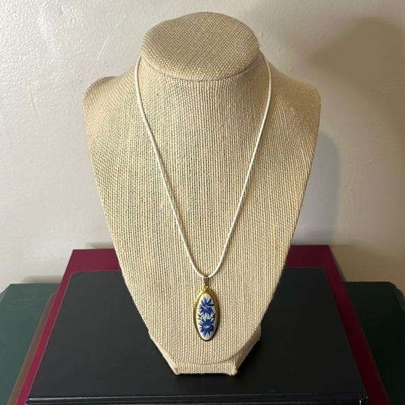 Vintage Hand Painted Blue Cornflowers on Porcelain in Gold Tone Setting Necklace - Picture 2 of 5